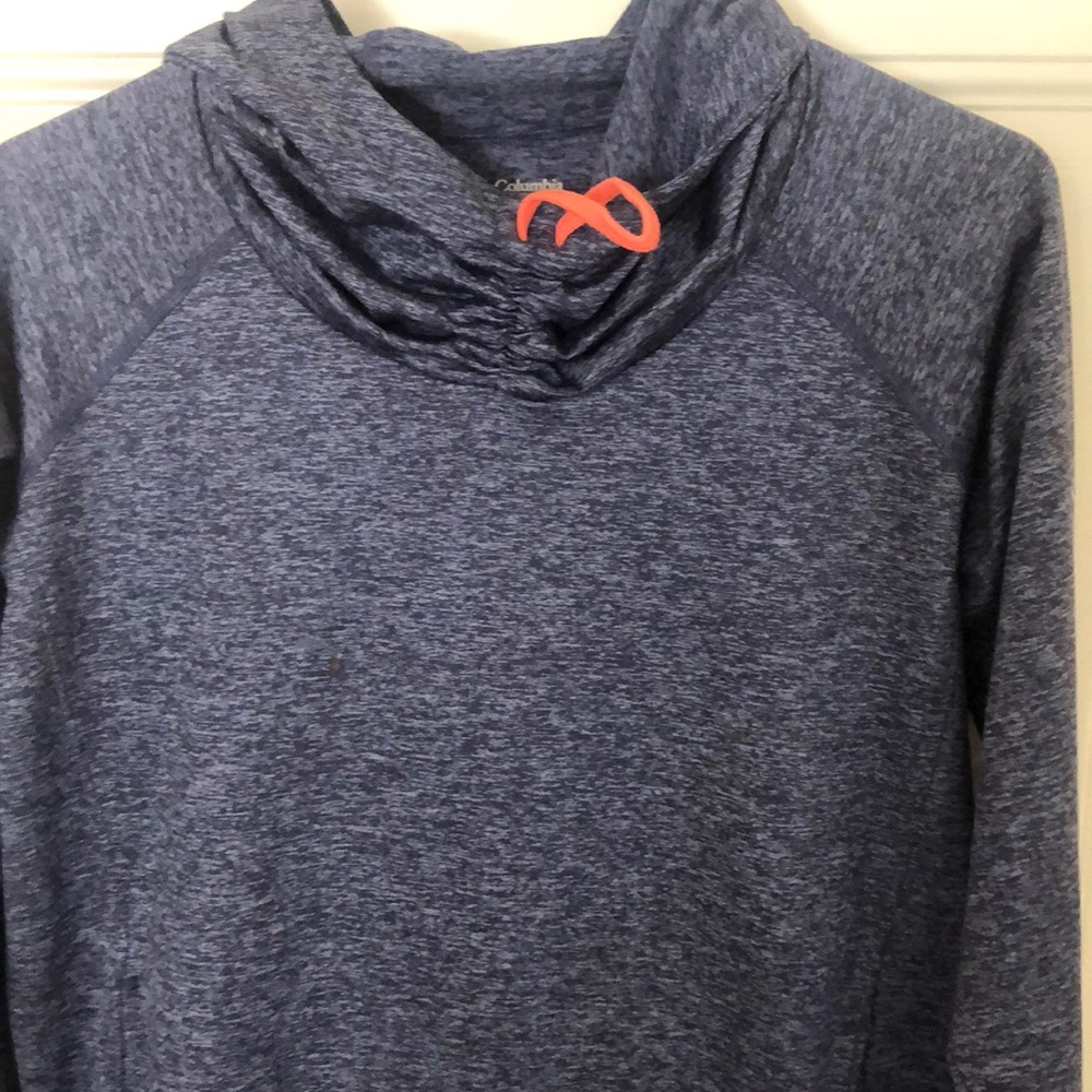 Women’s Columbia hooded sweatshirt
